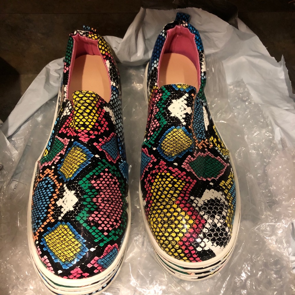 Super unique & cute shoes! Women’s  - Size 10
